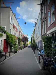 Looking along Anjeliersstraat