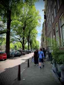 Walking along Herengracht
