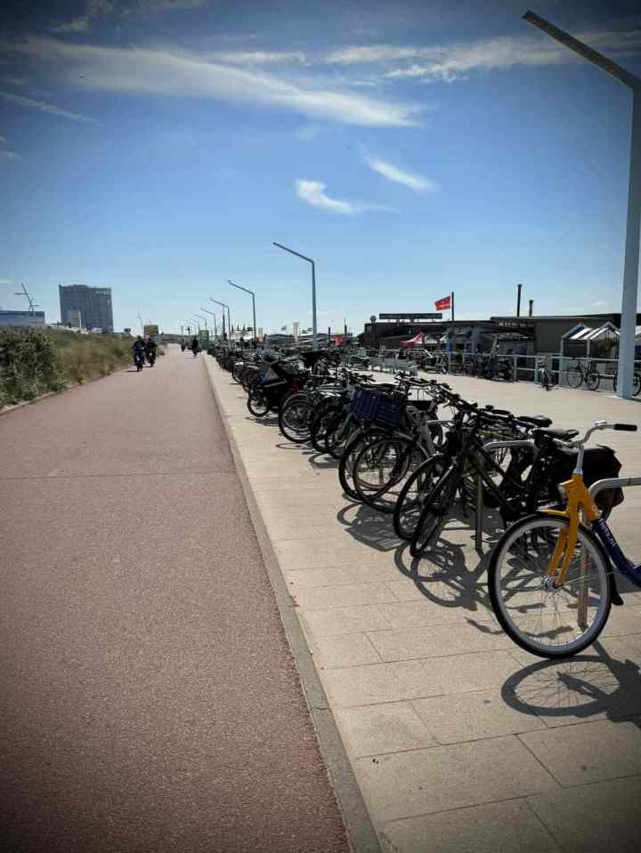 Cycle parking on Strandweg