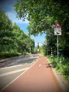 On Buurtweg, approaching bridge over the N440