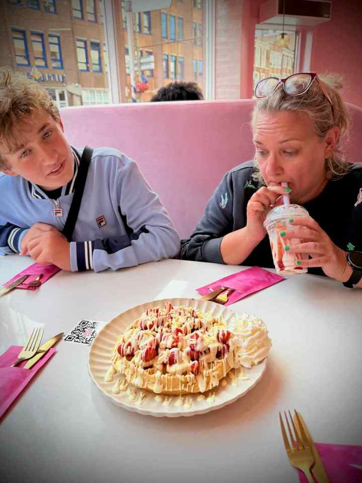 Waffles and shakes at Qookies