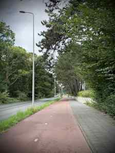 Wide bidirectional path next to Oude Waalsdorperweg
