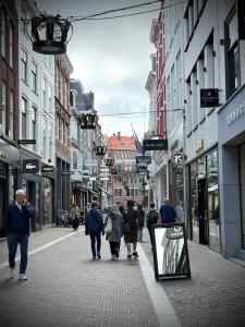 Wandering along Hoogstraat
