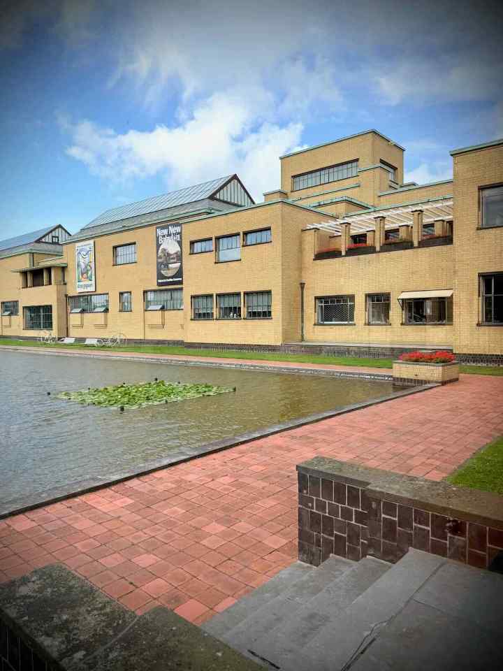 Outside Kunstmuseum Den Haag