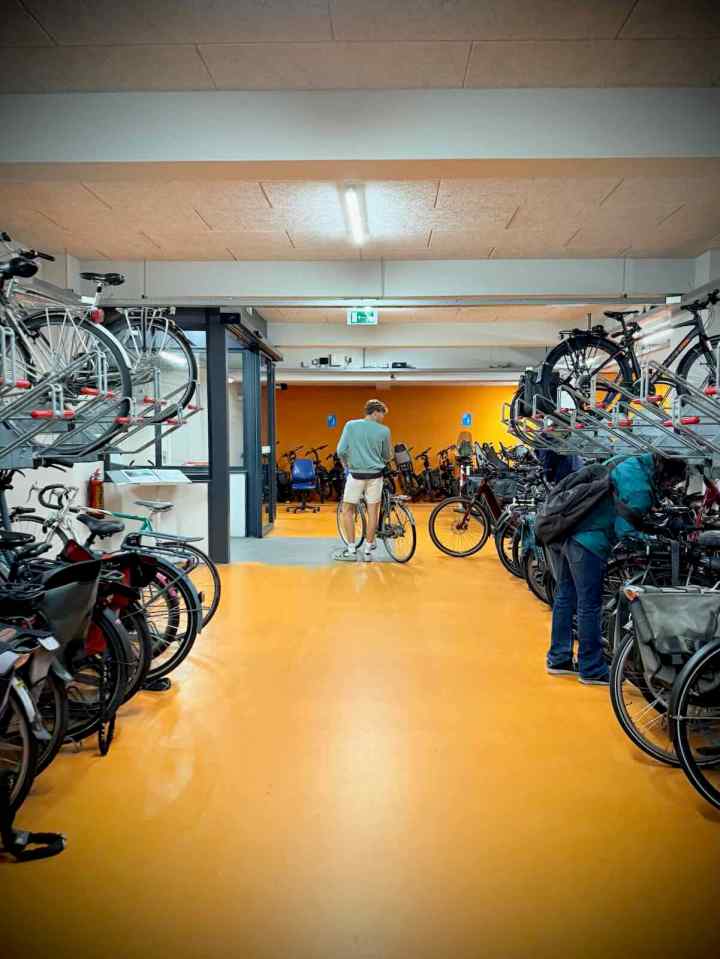 Waagstalling cycle parking