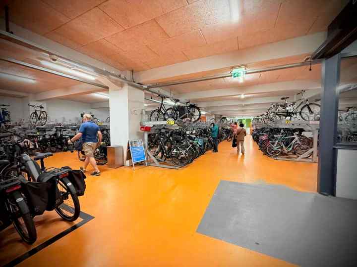 Waagstalling cycle parking
