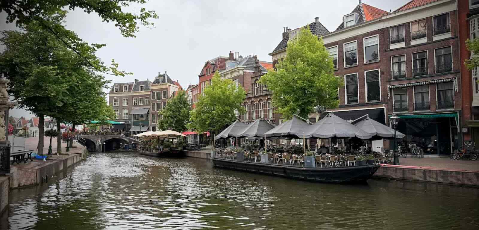 Looking across Nieuwe Rijn
