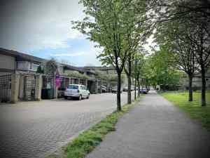 Redway passing housing on Sutcliffe Avenue