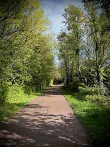 Redway parallel to the A5