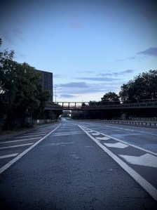 Eastbound, approaching the Horseshoe Bridge